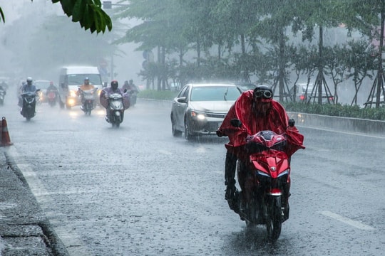 Chiều và tối 5.5, nhiều khu vực trên cả nước có mưa dông