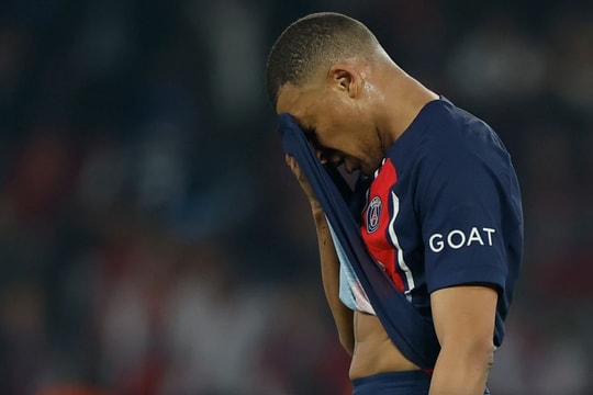 Mbappe thẫn thờ khi PSG bị loại tại bán kết Champions League