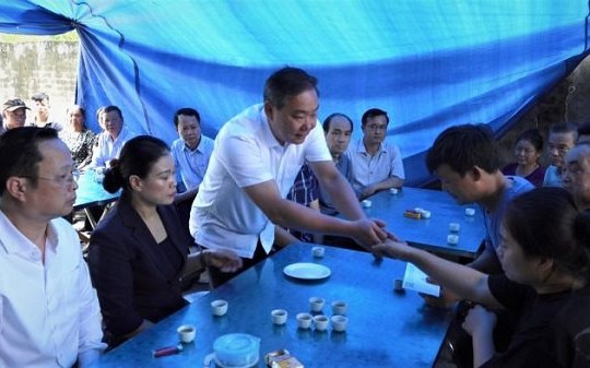 Hà Nội: Hỗ trợ gia đình nạn nhân trong vụ sạt lở đất ở Ba Vì