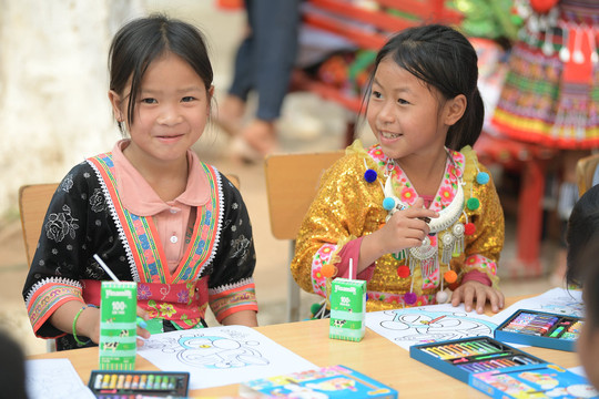 Vinamilk và Quỹ sữa vươn cao Việt Nam năm thứ 17: Thêm nhiều bữa ăn có sữa cho trẻ em
