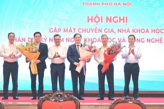 Hà Nội tôn vinh các chuyên gia, nhà khoa học nhân ngày Khoa học công nghệ Việt Nam