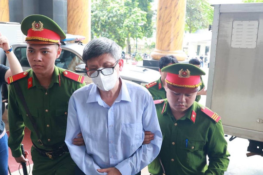 Cựu Bộ trưởng Nguyễn Thanh Long hầu tòa phúc thẩm, xin giảm nhẹ mức án 18 năm tù