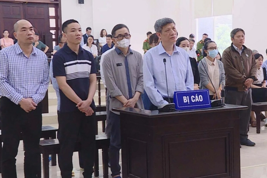 Vụ Việt Á: Cựu bộ trưởng Nguyễn Thanh Long được giảm 1 năm tù