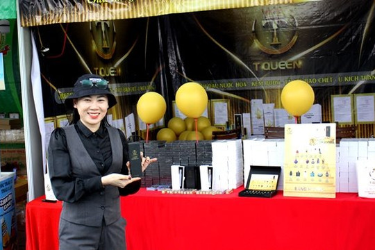 Hơn 300 gian hàng góp mặt tại Hội chợ thương mại quốc tế Tịnh Biên - An Giang