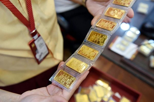 Ngân hàng Nhà nước giảm giá bán vàng từng ngày, chênh lệch với thế giới còn 6 triệu