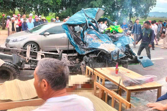 Hà Tĩnh: 3 ô tô va chạm liên tiếp, 3 người tử vong