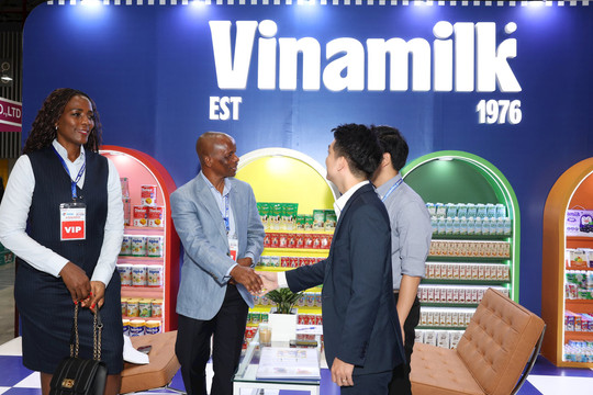 Vinamilk thu hút các nhà mua hàng, chuỗi phân phối quốc tế tại Vietnam International Sourcing Expo 2024