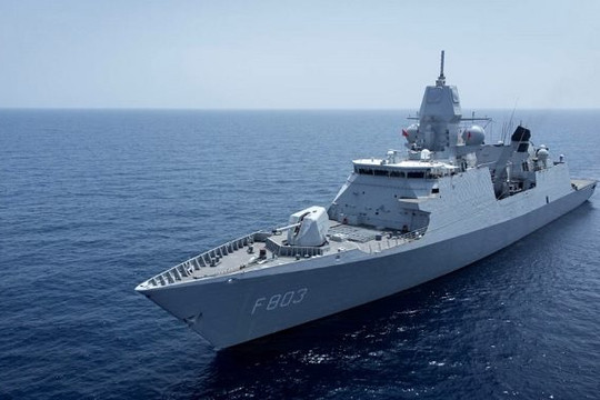 Máy bay chiến đấu Trung Quốc tiếp cận tàu Hà Lan 'một cách không an toàn'