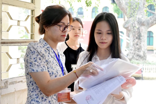 Hơn 100.000 thí sinh Hà Nội bước vào kỳ thi lớp 10