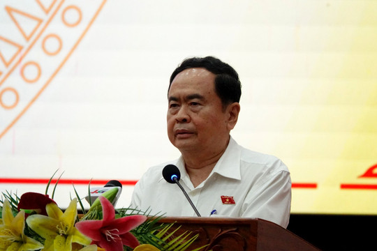 Hậu Giang: Chủ tịch Quốc hội Trần Thanh Mẫn trao quà cho người có công với cách mạng
