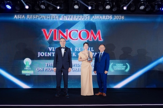 Vincom Retail liên tiếp nhận 2 giải thưởng danh giá, khẳng định vị thế dẫn đầu ngành BĐS bán lẻ Việt Nam