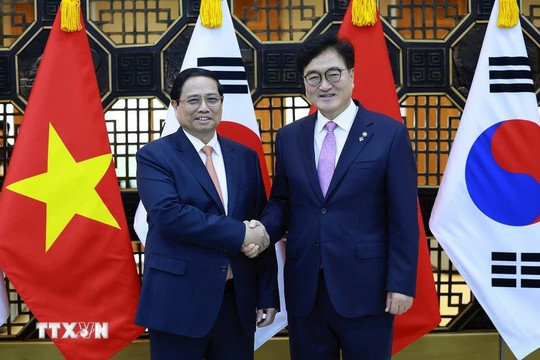 Thủ tướng Phạm Minh Chính hội kiến Chủ tịch Quốc hội Hàn Quốc Woo Won-shik