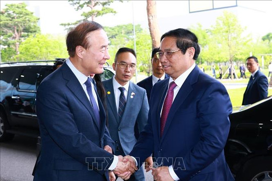 Thủ tướng Phạm Minh Chính thăm Tổ hợp bán dẫn của Samsung, thăm gia đình đa văn hóa Việt - Hàn