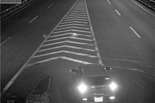 Xử phạt tài xế lái taxi đi lùi trên cao tốc TP.HCM - Long Thành - Dầu Giây