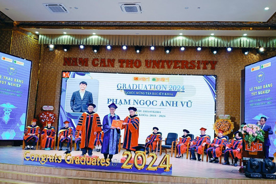 Trường ĐH Nam Cần Thơ trao bằng tốt nghiệp cho 205 tân bác sĩ