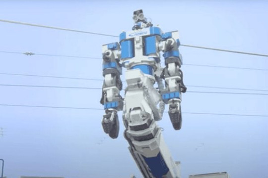 Nhật Bản dùng robot hình người bảo trì đường sắt