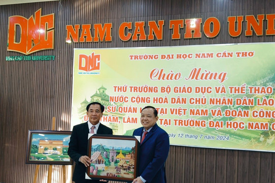 Thứ trưởng Bộ Giáo dục và Thể thao Lào thăm Trường đại học Nam Cần Thơ