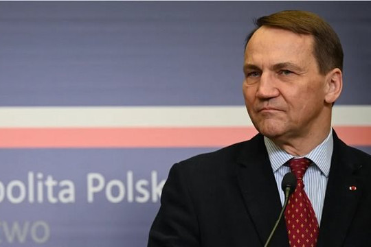 Ba Lan cân nhắc đánh chặn tên lửa Nga bay sang Ukraine