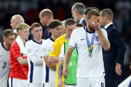 4 lần gỡ hòa 1-1, tuyển Anh lỡ chức vô địch Euro nhưng đã được thế giới bóng đá tôn trọng