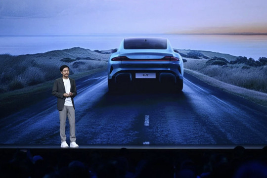 CEO Lôi Quân: Nỗi sợ bị Mỹ trừng phạt đã thúc đẩy Xiaomi chuyển sang sản xuất ô tô điện