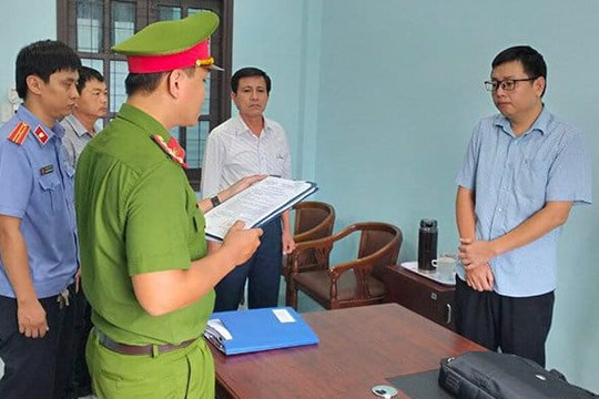 Quảng Nam: Bắt giam cán bộ lập 13 hồ sơ cấp sổ đỏ trái quy định