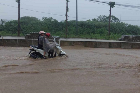 Mưa lớn kéo dài, nhiều tỉnh thành ở miền Bắc xảy ra sạt lở, chia cắt giao thông