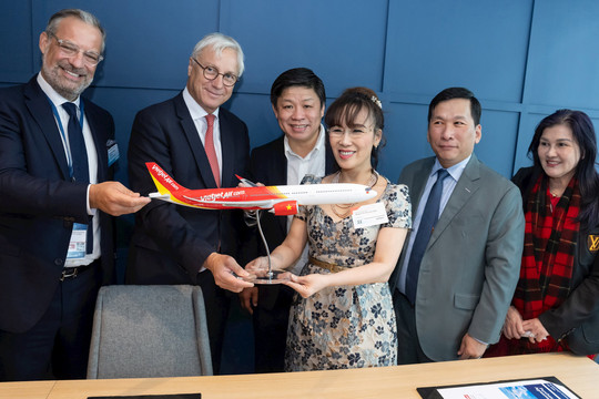 Vietjet và Airbus ký kết hợp đồng 20 tàu A330neo trị giá 7,4 tỉ USD tại Farnborough Airshow