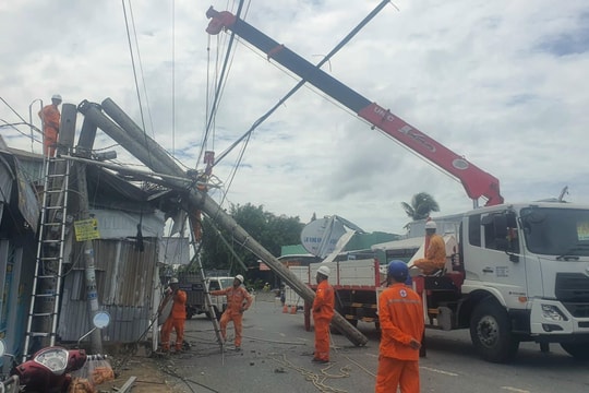 Ngành điện miền Nam: Cảnh báo nguy cơ mất an toàn điện mùa mưa bão