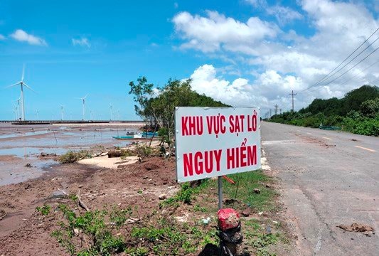 Bạc Liêu công bố tình huống khẩn cấp sạt lở đê biển Đông