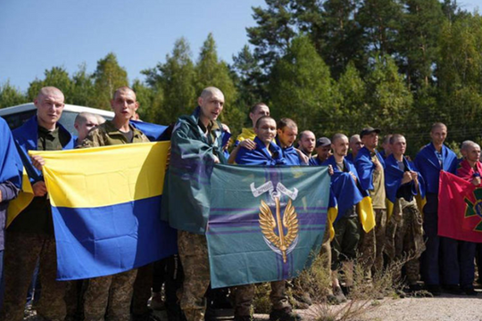 Nga - Ukraine trao đổi hàng trăm tù binh