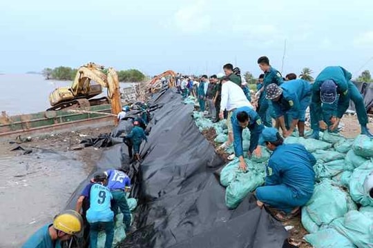 Cà Mau lên phương án bảo vệ đê biển mùa mưa bão