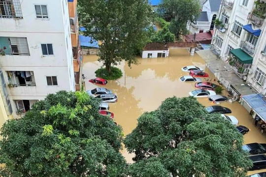 Nước lũ dâng cao, Thái Nguyên di dời khẩn cấp hàng trăm hộ dân trong đêm