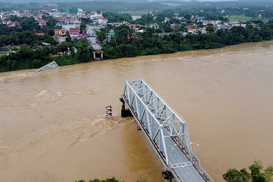 Nguyên nhân ban đầu vụ sập cầu Phong Châu ở Phú Thọ