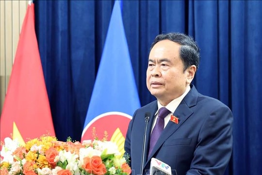 Chủ tịch Quốc hội Trần Thanh Mẫn gặp gỡ cộng đồng người Việt tại Liên bang Nga