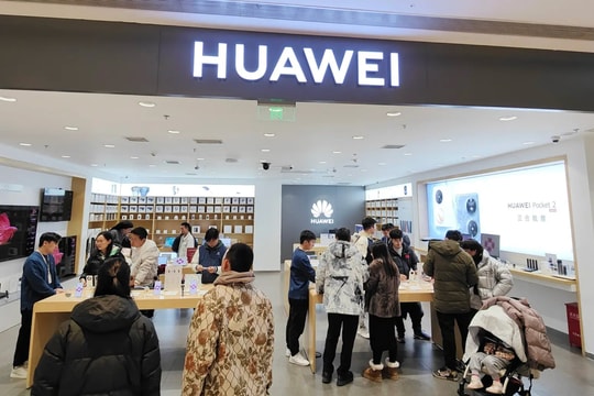 Gần 3 triệu đơn đặt mua smartphone gập ba phần của Huawei trước khi Apple ra mắt dòng iPhone 16