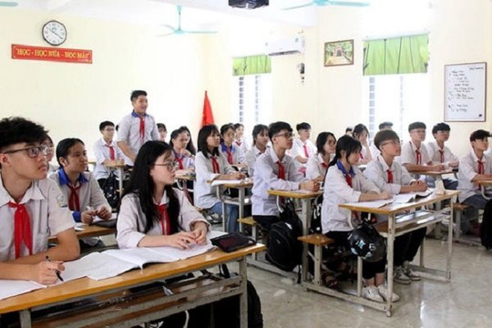 Hà Nội: Hàng trăm trường dừng học trực tiếp, chuyển sang trực tuyến