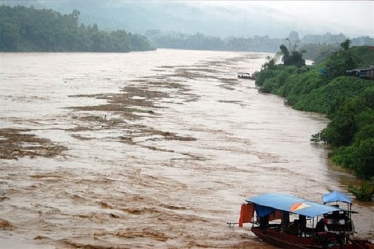 Hưng Yên phát lệnh báo động 3 trên sông Hồng, Hà Nội hạn chế lưu thông trên tuyến đường 70