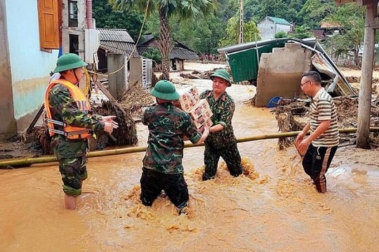 Xuất cấp vật tư, hóa chất khử khuẩn khắc phục hậu quả bão số 3