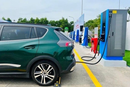 TP.HCM rà soát vị trí để xây dựng hệ thống trạm sạc xe điện trên toàn thành phố