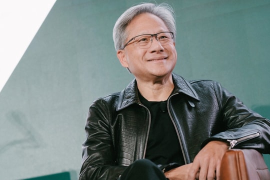 CEO Nvidia: AI sẽ làm một số việc tốt gấp 1.000 lần nhưng không thể thay thế hoàn toàn con người