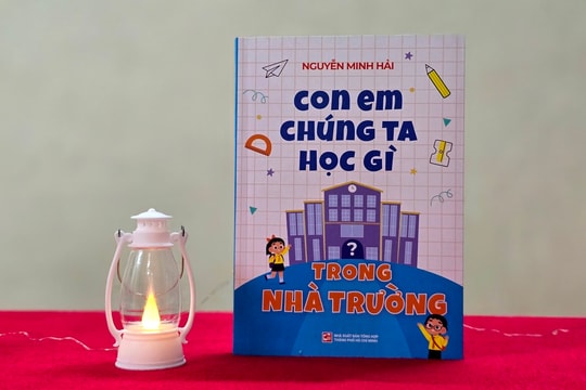 Con em chúng ta học gì trong nhà trường?