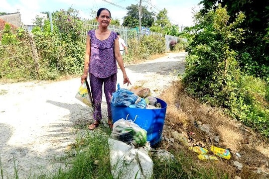 An Giang: Người dân thắc mắc việc thu gom, xử lý rác thải không thường xuyên