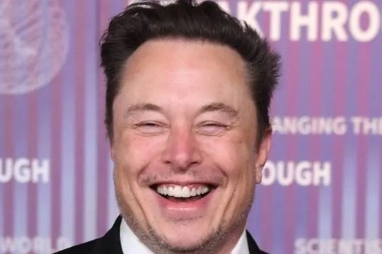 Elon Musk hơn Jeff Bezos gần 200 tỉ USD, giàu gấp 3 lần huyền thoại Warren Buffett
