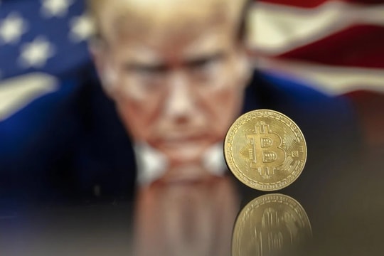 Giá Bitcoin giảm hàng tuần lần đầu kể từ khi ông Trump thắng trong cuộc bầu cử Tổng thống Mỹ