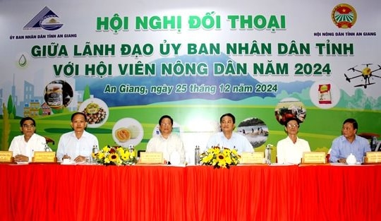 Chủ tịch UBND tỉnh An Giang đối thoại để gỡ khó cho nông dân