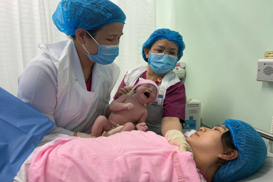 TP.HCM đón những công dân đặc biệt của năm 2025