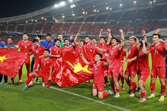 Hà Nội dành 2 tỉ đồng tặng đội tuyển bóng đá Việt Nam khi vừa vô địch ASEAN Cup 2024