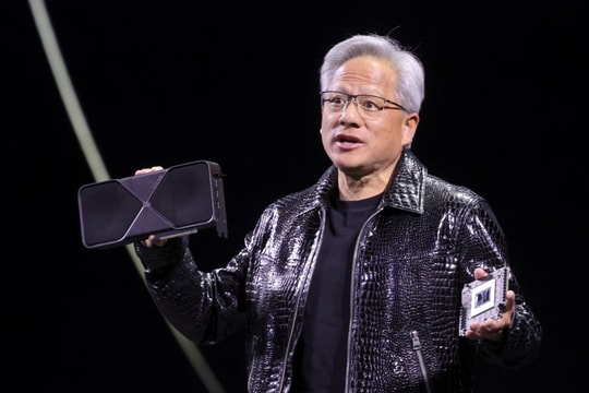 CES 2025: Nvidia ra mắt công nghệ huấn luyện robot và ô tô tự lái chi phí thấp, chip chơi game mới