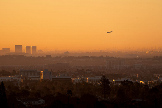 Ô nhiễm không khí nghiêm trọng do cháy rừng tại Los Angeles