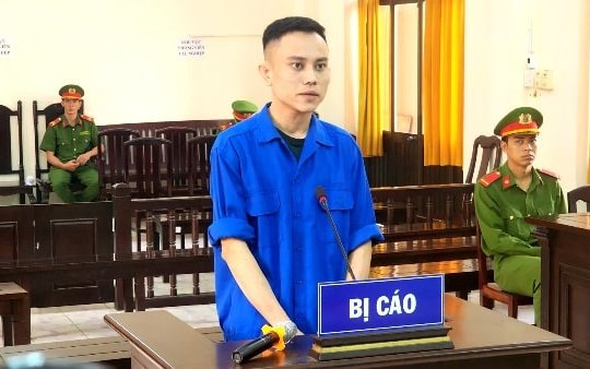 Tham ô tài sản, nhân viên công ty giao hàng lãnh 12 năm tù